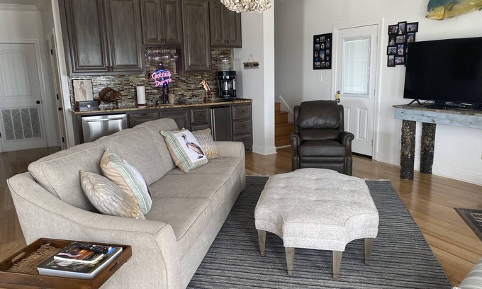Cocodrie Casa | 4 floor costal home - large outdoor entertainment & cooking area - pool splash