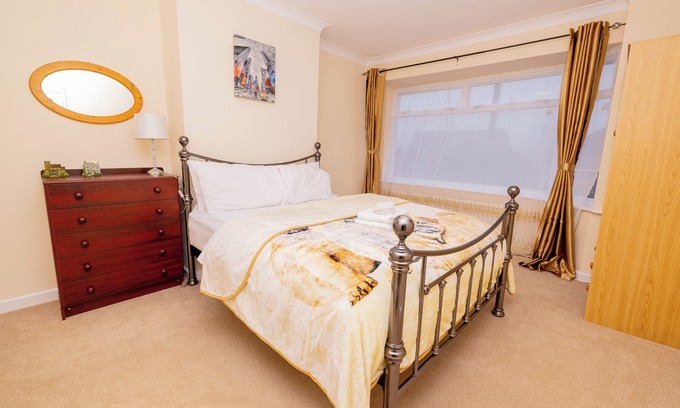 Wellingborough Casa | 4 Guests - Free Parking - Near Attractions