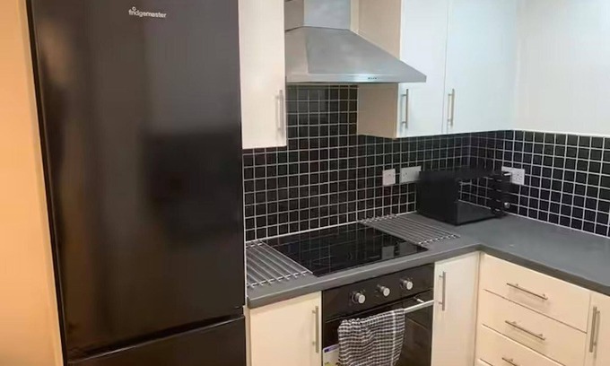 Barking Apartamento | 4 Guests - Free Parking - Easy Access to London