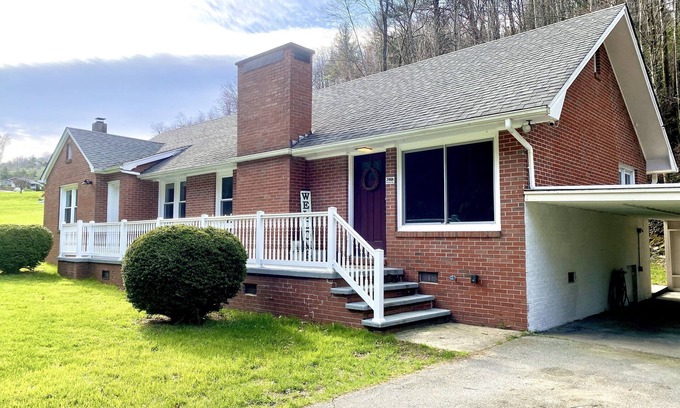 Deep Gap Casa | Cerca de Boone, New River, Jefferson, Todd, Wilkesboro, Blue Ridge Parkway. Rey