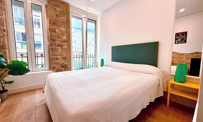 En Corts Apartamento | Loft 4 independiente con piscina compartida en centro de Valencia