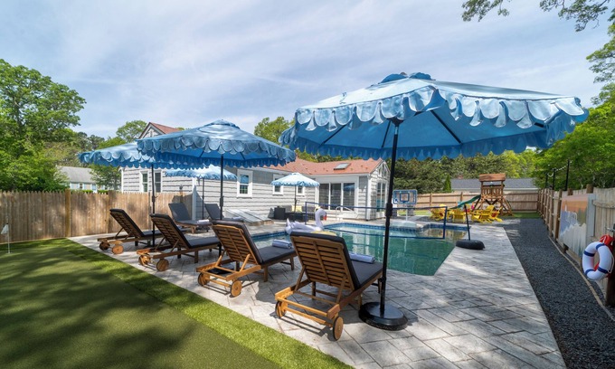 Northwest Harwich Casa | 4-King Beds in Cape Cod Heated Pool Putting Green Game Room Speak Easy Skeeball