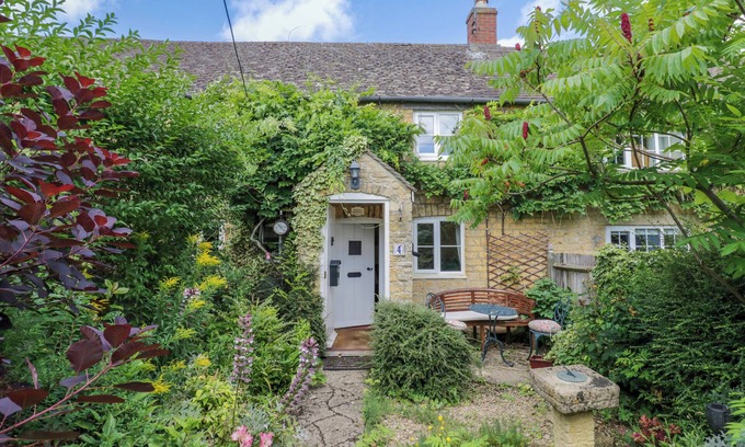 Bourton Cabaña | 4 LANSDOWN COTTAGES, pet friendly in Bourton-On-The-Water