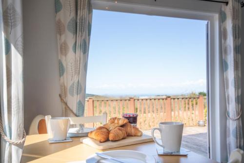 Mullacott Casa | 4 Meadow View Lodge - 2 Bed-sleeps 4-TJS4MV