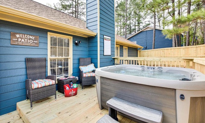 Church Street Casa | 4 Mi to Airport Atlanta Home with Deck and Hot Tub