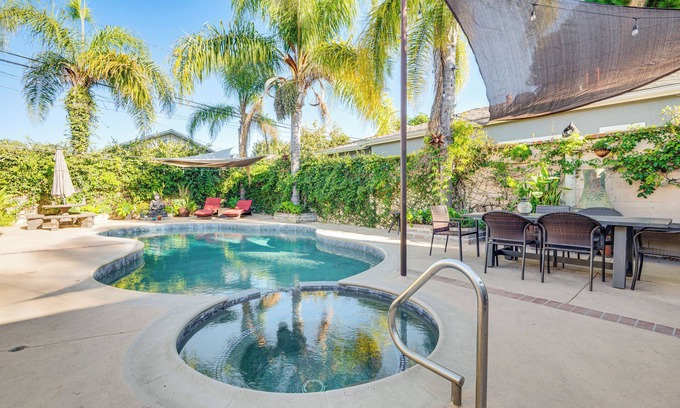 Mar Vista Casa | 4 Mi to Beach: Chic Los Angles Home w/ Patio!