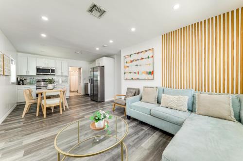 North Andrews Gardens Casa | 4 Mi to Beach Home with Patio in Fort Lauderdale!