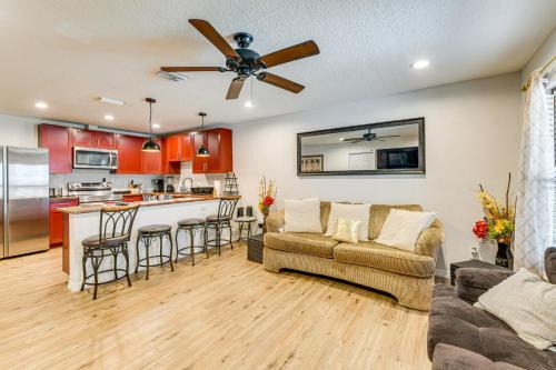 Trailer Estates Casa | 4 Mi to Bradenton Riverwalk Cozy Home with Grill!