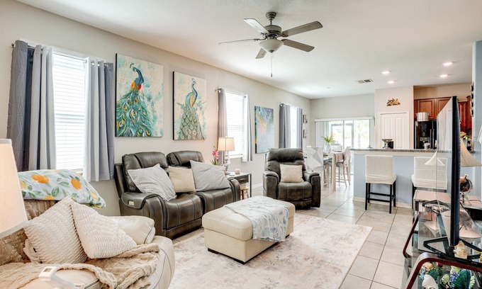 Greater Palm River Point CDC Casa | 4 Mi to Brandon Exchange: Resort-Style Townhome!