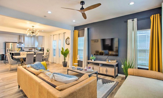 Cedar Crest Casa | 4 Mi to Dtwn Dallas: Home w/ Fire Pit + Gazebo