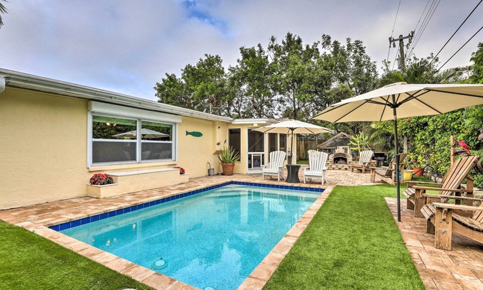 South Bradenton Casa | 4 Mi to Dtwn: Home w/ Pool & BBQ in Bradenton