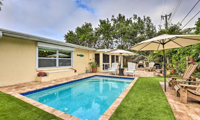 South Bradenton Casa | 4 Mi to Dtwn Home with Pool and BBQ in Bradenton