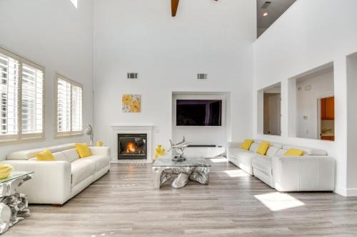Merced Casa | 4 Mi to Dtwn Merced Spacious Home with Yard!