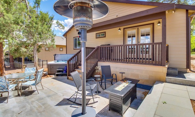 Torreon Cabaña | 4 Mi to Fool Hollow Lake: Show Low Home w/ Hot Tub