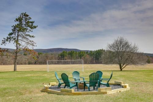 Great Barrington Casa | 4 Mi to Great Barrington Berkshires Retreat!