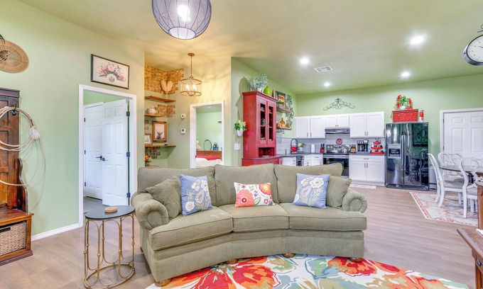 Guthrie Casa | 4 Mi to Lazy E Arena: Horse Lover's Haven w/ Grill