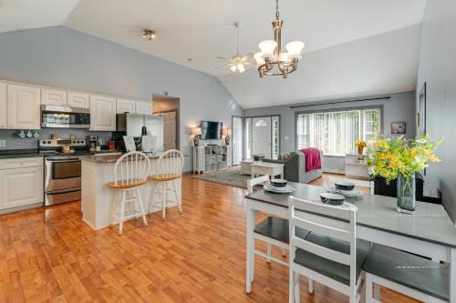 Naples Casa | 4 Mi to Long Lake! Secluded Haven with Fenced Yard