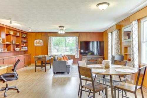 Zanesville Casa | 4 Mi to Main Street! Family Getaway in Zanesville