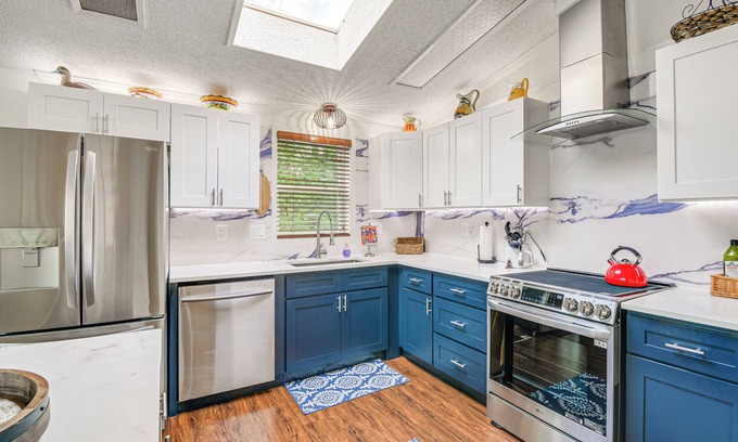 West Hills Casa | 4 Mi to Marina: Bremerton Home w/ Scenic Views!