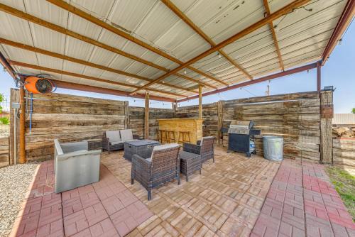 Roswell Casa | 4 Mi to Museums Roswell Getaway with Game Room!