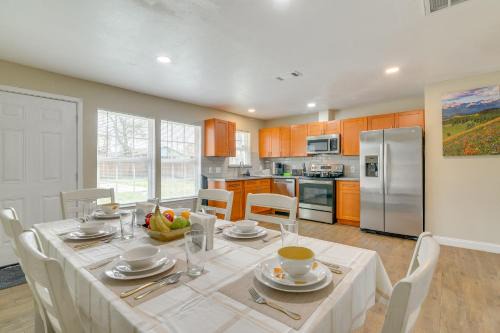 Southeast Houston Casa | 4 Mi to NRG Stadium Quiet Home with Fenced Yard!