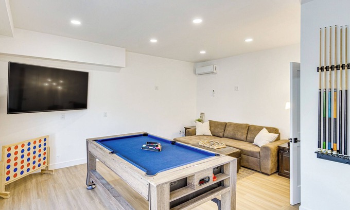 View Park-Windsor Hills Casa | 4 Mi to SoFi Stadium: Pet-Friendly LA Area Home