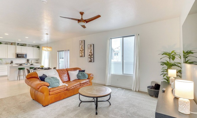 Herriman Casa | 4 Mi to Zions Bank Stadium: Sleek Herriman Retreat