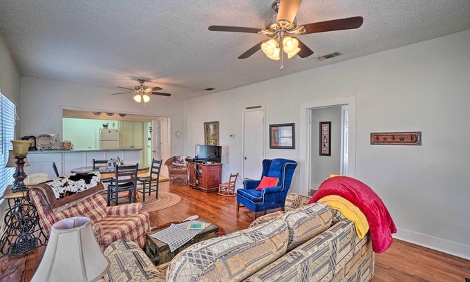 Jacksboro Casa | 4 Miles to Lake Jacksboro: Cozy Texas Cottage