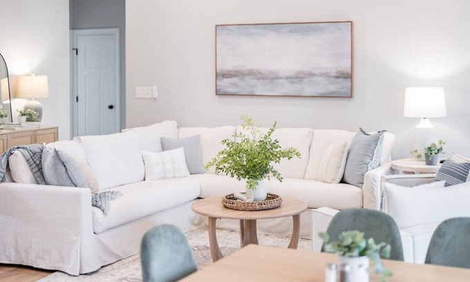 Lynchburg Casa | 4 min to LU! Hot Tub, Family-Friendly + Mtn Views