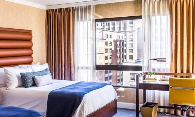 Downtown Portland Hotel | 4 Modern Units w/ Parking at Dossier Hotel! Near the Portland Saturday Market!