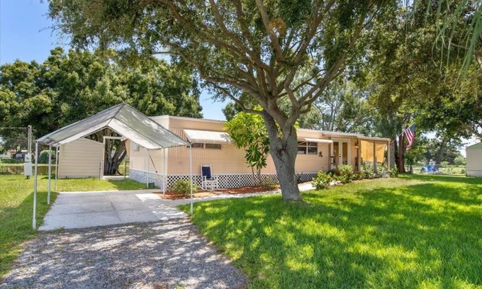 Taylor Creek Casa | 4 Oaks Oasis 2BR/2BA