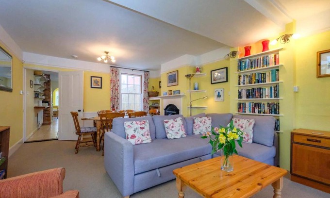 Thorpeness Casa | 4 Old Homes, Thorpeness - Only a stones throw from the beach - Aldeburgh Coastal Cottages