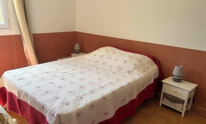 Montmeyan Apartamento | 4 pers apartment 7 km from the gorges du verdon with swimming pool