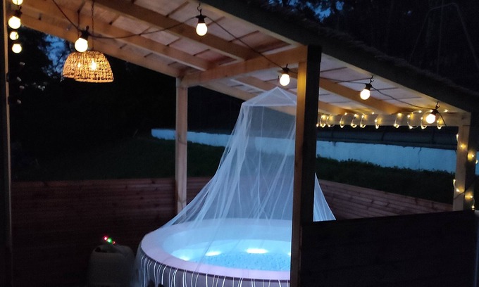 Capvern Casa | 4-person gîte with jacuzzi and tennis court