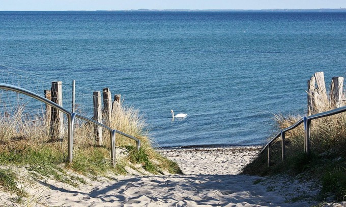 Lensterstrand Casa | 4 person holiday home in GROEMITZ