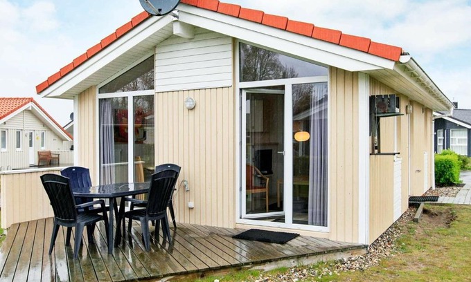 Lensterstrand Casa | 4 person holiday home in GROEMITZ