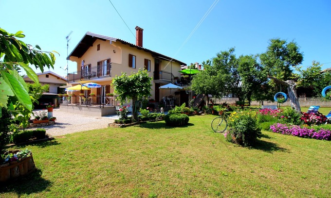 Antonci Condominio | 4 persons, quiet area, garden, private parking