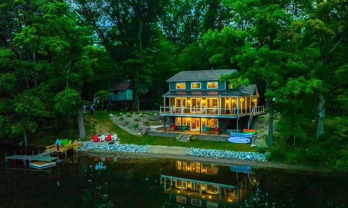 Lily Dale Cabaña | 4 Season Lakeside Cottage - The Dragonfly Inn & Resort