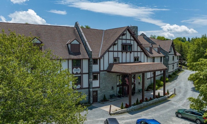 Beech Mountain Hotel | 4 Seasons Beech 1BR Condo