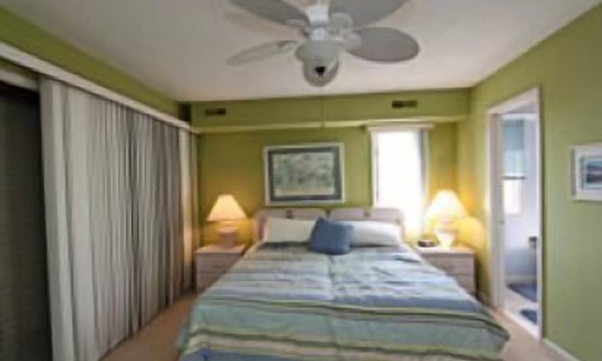 Fenwick Island Casa | 4 Shelter Beach Semi-Oceanfront casa en ciudad con vistas increíbles