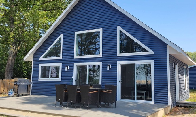 Silver Lake Cabaña | 4 Silver Lake lakefront cottages