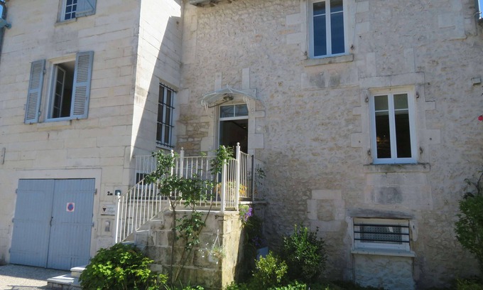 Bourg-Charente Casa | Hermosa 'La Maison de Riviere'