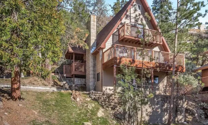 Bass Lake Cabina | 4-Story Lake View Cabin with Boat Slip & Private Marina with Launch Ramp