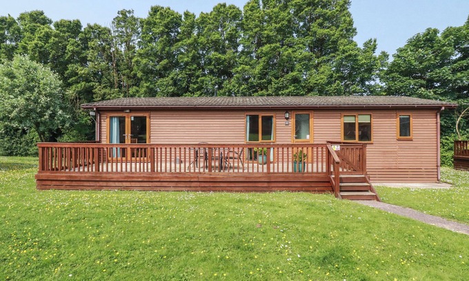 St Minver Cabaña | 4 THE GLADE, pet friendly, with pool in St Minver