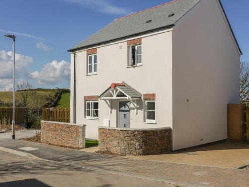 Treknow Casa | 4 Trerammet Crescent