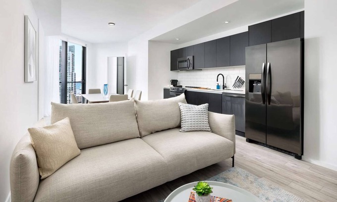 Downtown Miami Apartamento | 4 Units, Ocean View One Bedroom Suite with King Bed at The Elser Hotel Miami