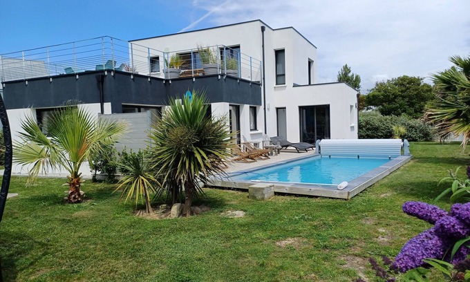 Penmarch Casa | 4 * vacation home between La Torche and Pors Carn with swimming pool.