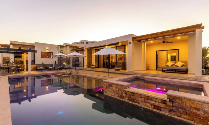 San José del Cabo Casa | 4-Villa Estate: Steps to Beach ~ 3Mi Flora Farms ~ 180° Ocean Views ~ Pool