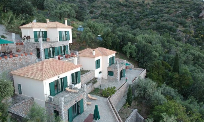 Livadi Villa | 4 Villas with Sea View and beach front