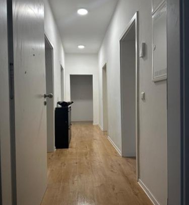 Bruchsal Apartamento | 4 Zimmer Bruchsal/Bahnhof Zentrale Lage (Monteurzimmer)